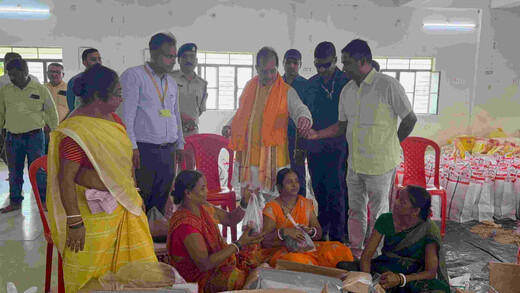 बाढ़ राहत सामग्री के निरीक्षण में उपमुख्यमंत्री सख्त, गुणवत्तापूर्ण एवं पारदर्शी वितरण का दिया निर्देश